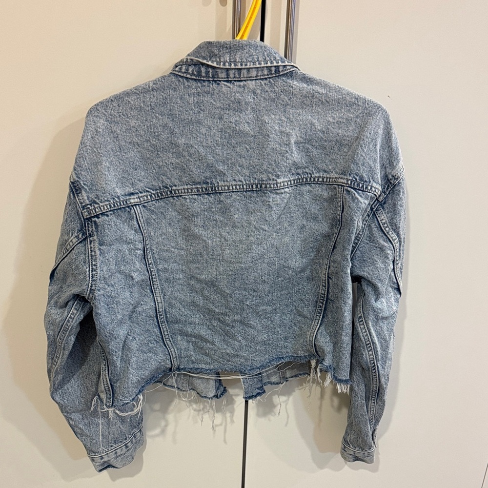 GAP Women's Light Blue Cropped Denim Jacket - Picture 2 of 3